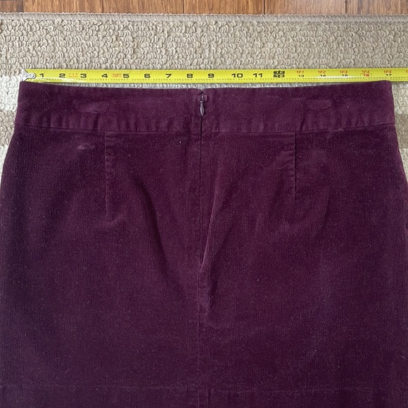Banana Republic corduroy skirt - Picture 9 of 9